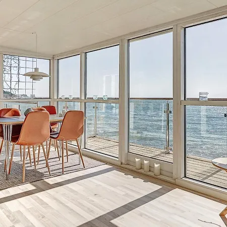 Seaside Escape With Views - By Traum