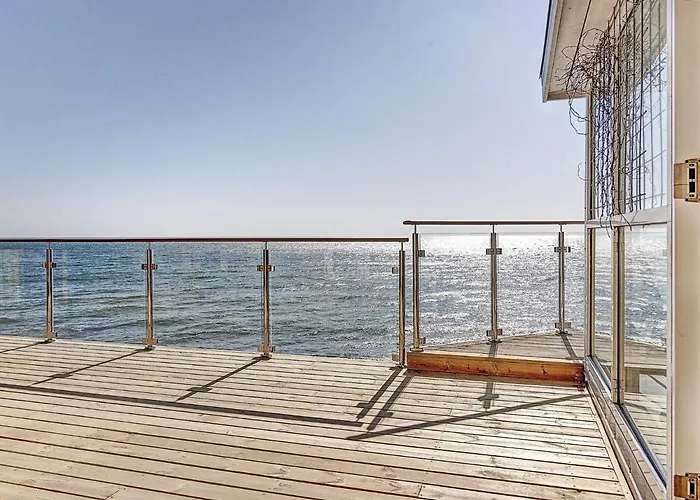 Seaside Escape With Views - By Traum Σπίτι διακοπών *