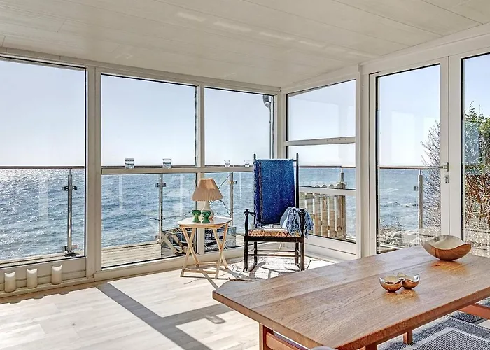 Seaside Escape With Views - By Traum Σπίτι διακοπών *